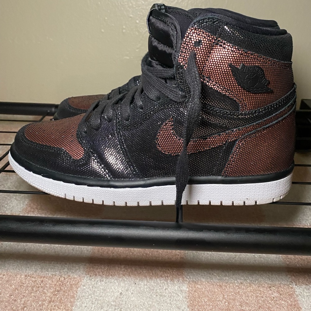 Women’s metallic rose gold air Jordan 1